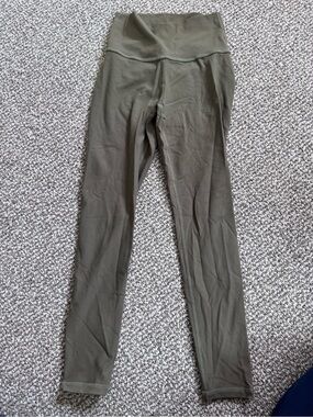 ECHT Olive Green High-Waist Leggings with Scrunch Back